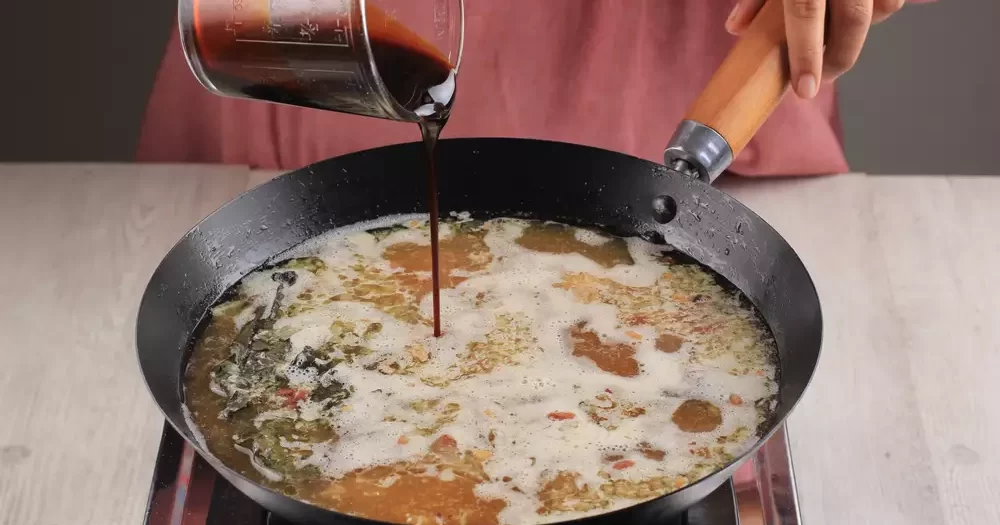 Adding Sauce to Stir Fry
