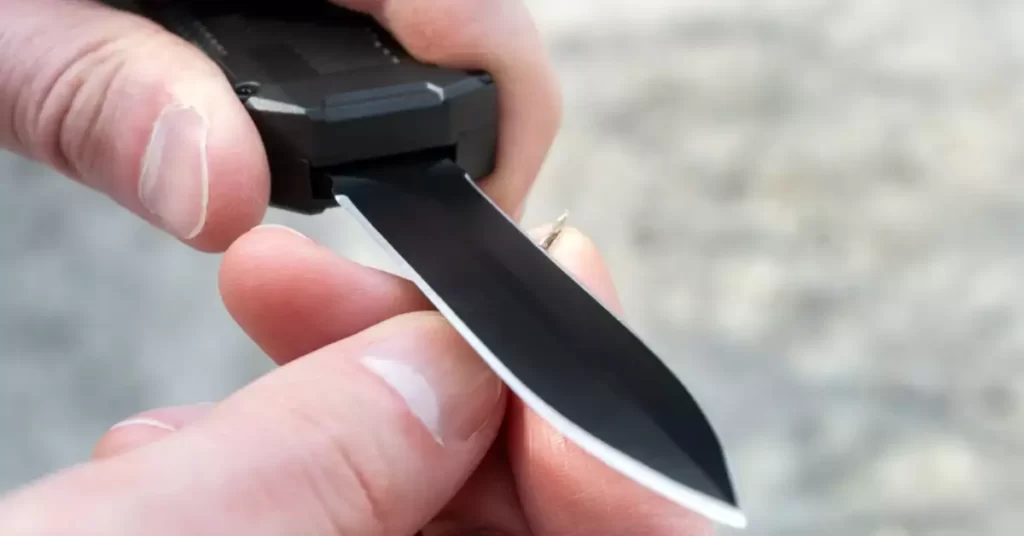 How OTF knives work