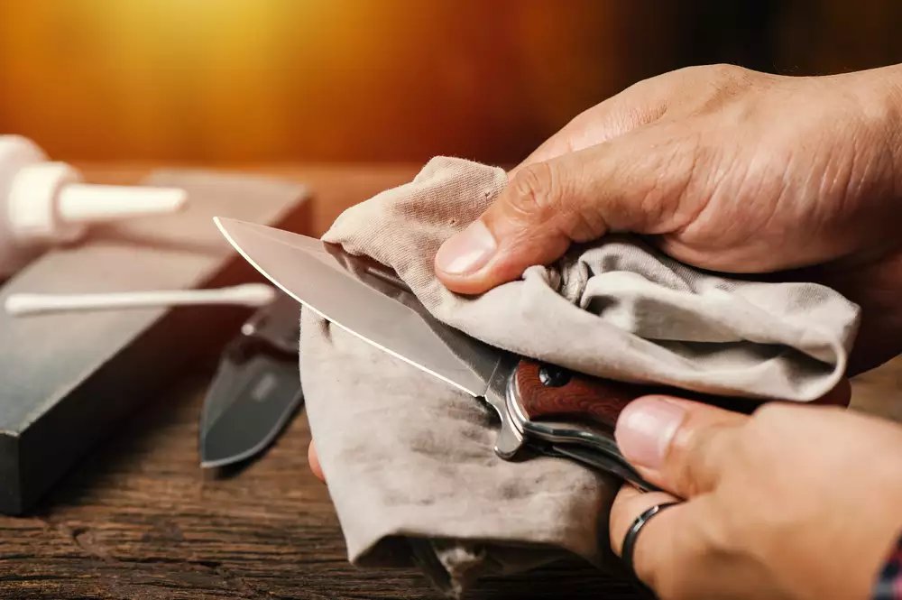 Cleaning Pocket Knife With Rubbing Alcohol