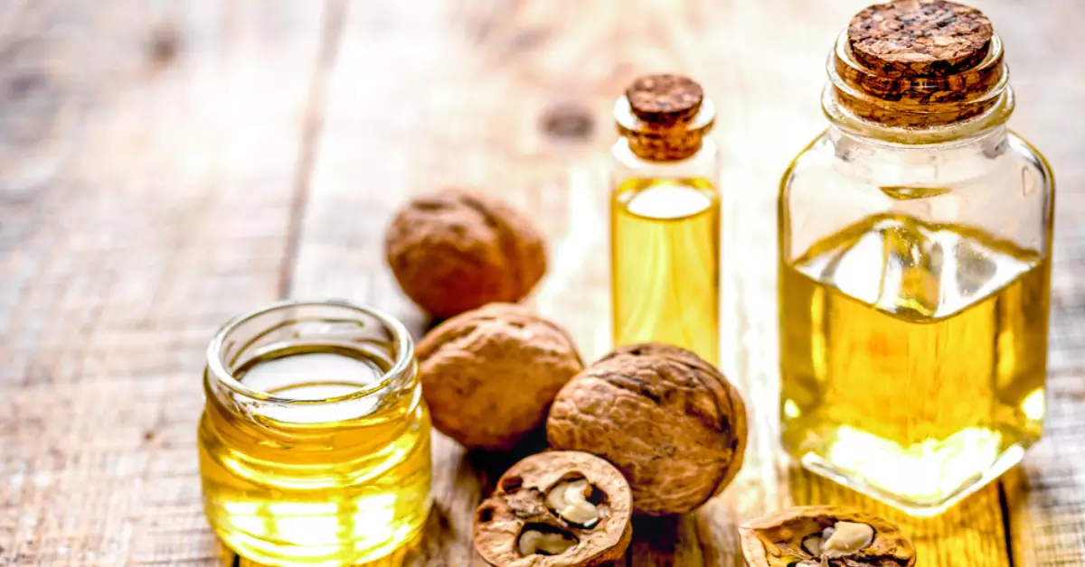 8 Great Walnut Oil Substitutes & How To Use Them