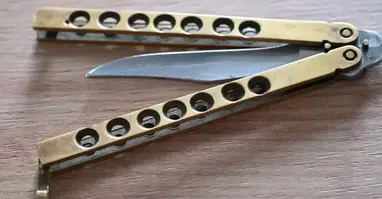 Are butterfly knives illegal in California?
