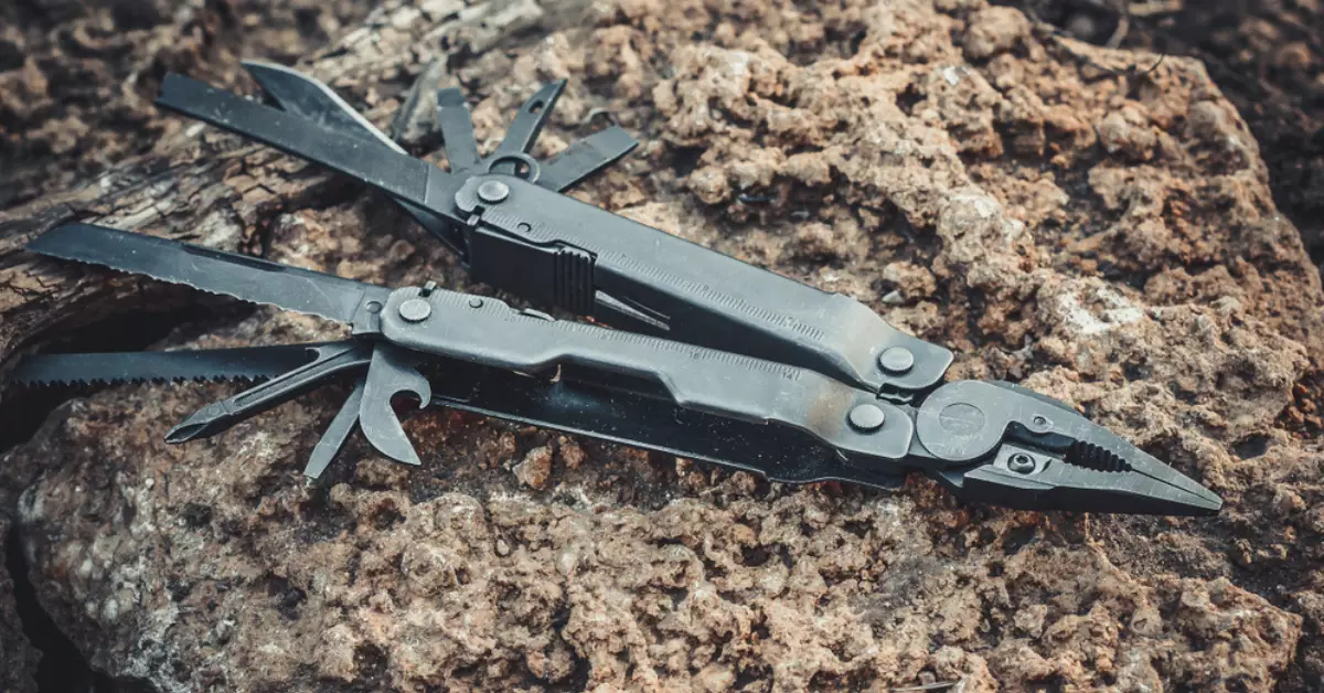 Leatherman Wave VS. Leatherman Supertool 300